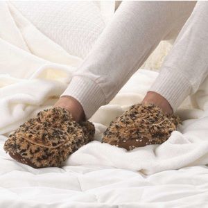 Warmies Microwaveable Slippers Cheetah Leopard Size 6-10 Women's Lavender Scent